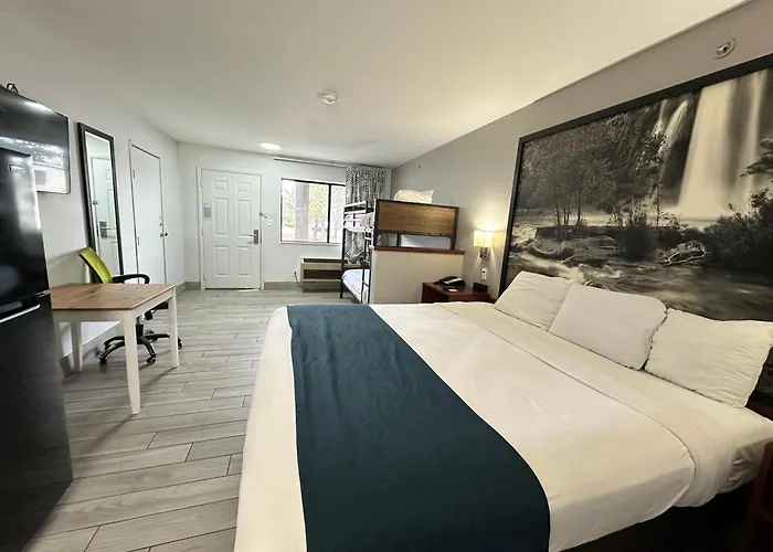 6 Az Hotel 3*