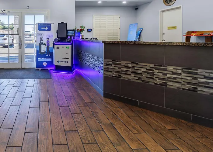 Hotel 6 Az 3*