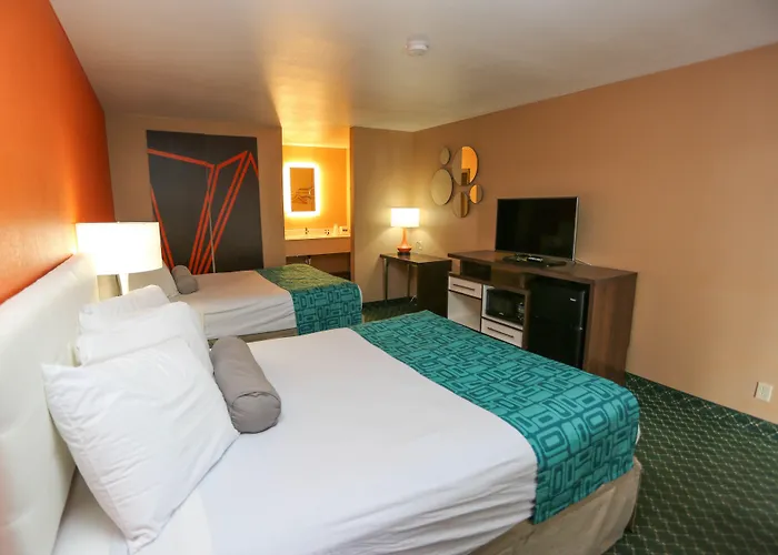 6 Az Hotel
