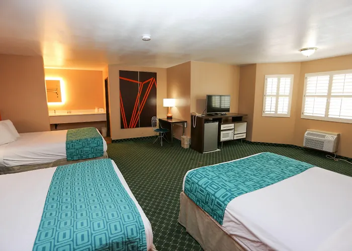 6 Az Hotel 3*
