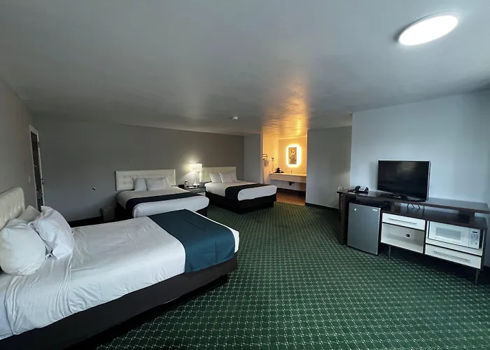 6 Az Hotel