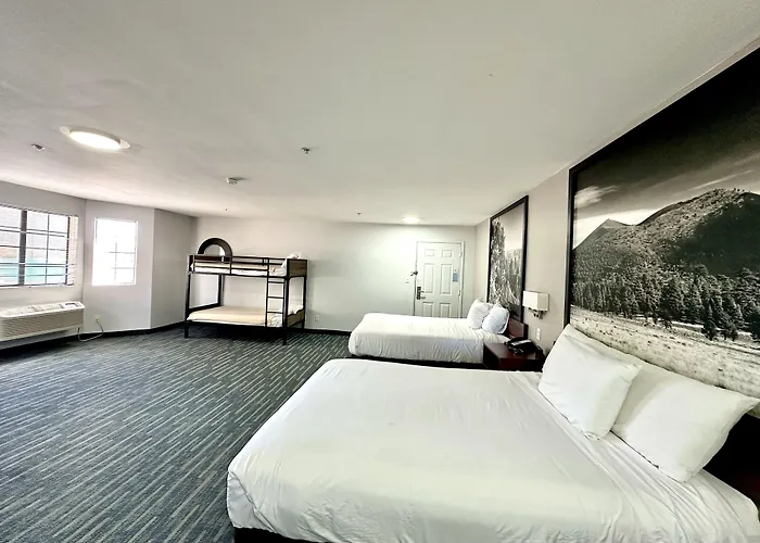 6 Az Hotel