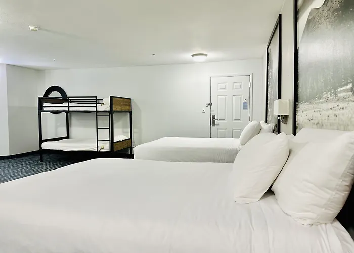 Hotel 6 Az 3*