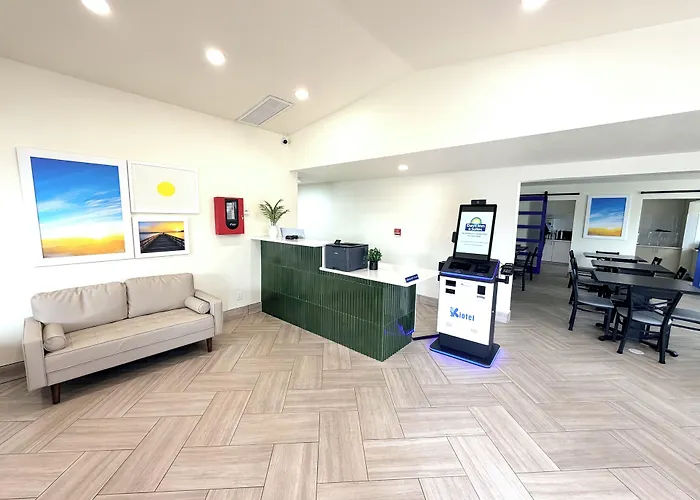 6 Az Hotel